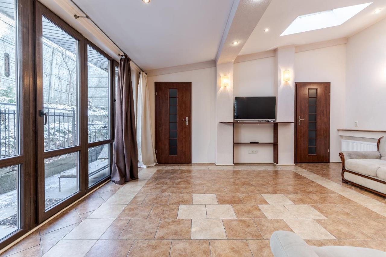 Mangal And Terrace In Center Apartment Lviv Luaran gambar