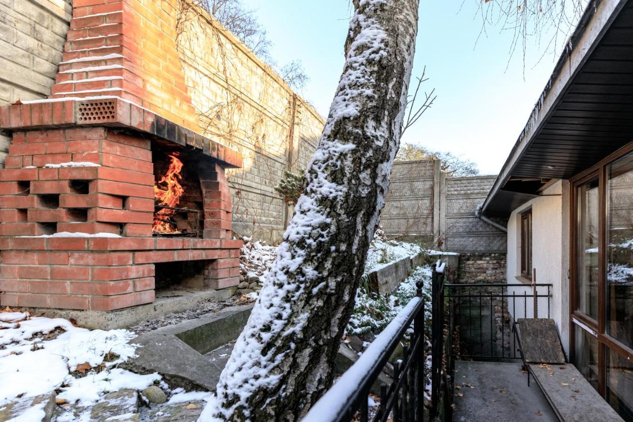 Mangal And Terrace In Center Apartment Lviv Luaran gambar
