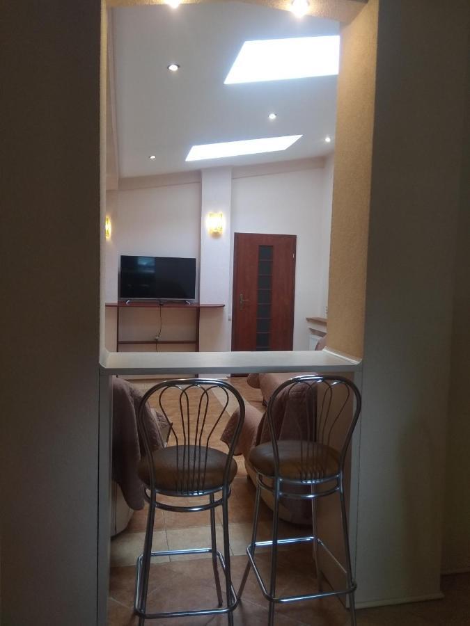 Mangal And Terrace In Center Apartment Lviv Luaran gambar